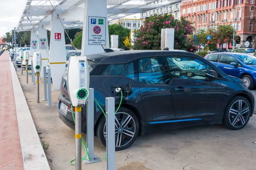 馮屹視角 新能源汽車與充電基礎設施協(xié)同發(fā)展的立與破——聚焦充電設備研發(fā)的關鍵角色